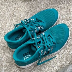 Nike Women's Free 5.0 Turquoise Athletic Shoes